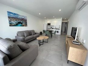 Stunning 2 bedroom seafront apartment